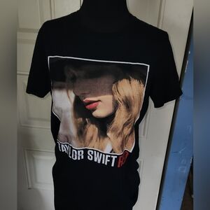Taylor Swift Red Concert Tee Black Short Sleeve 2013